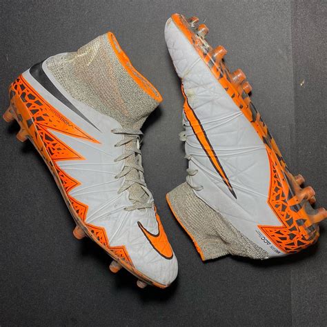 Comparison & Review: Nike Hypervenom Phantom II vs. Phatal II